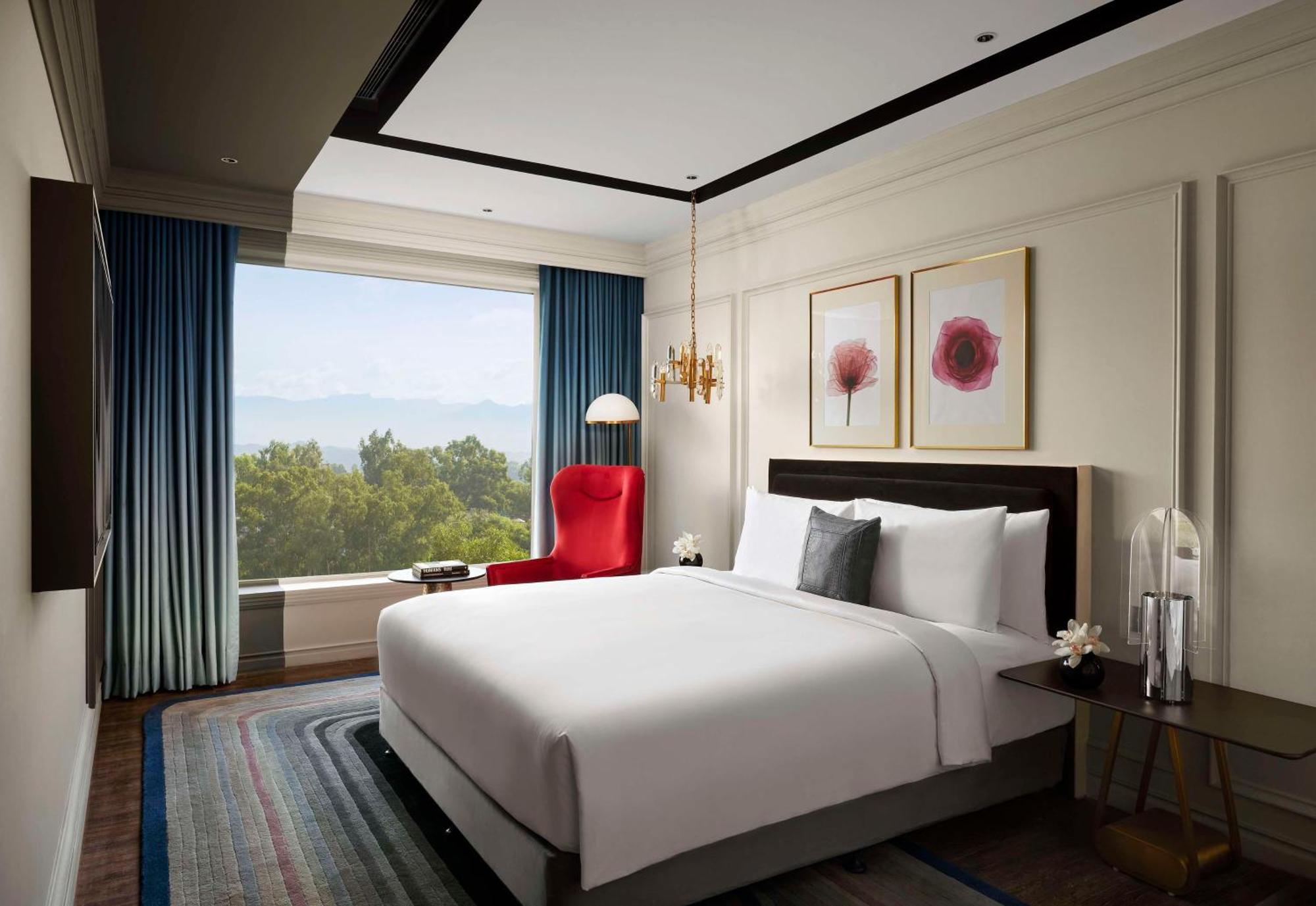 होटल Hyatt Centric Sector17 5*