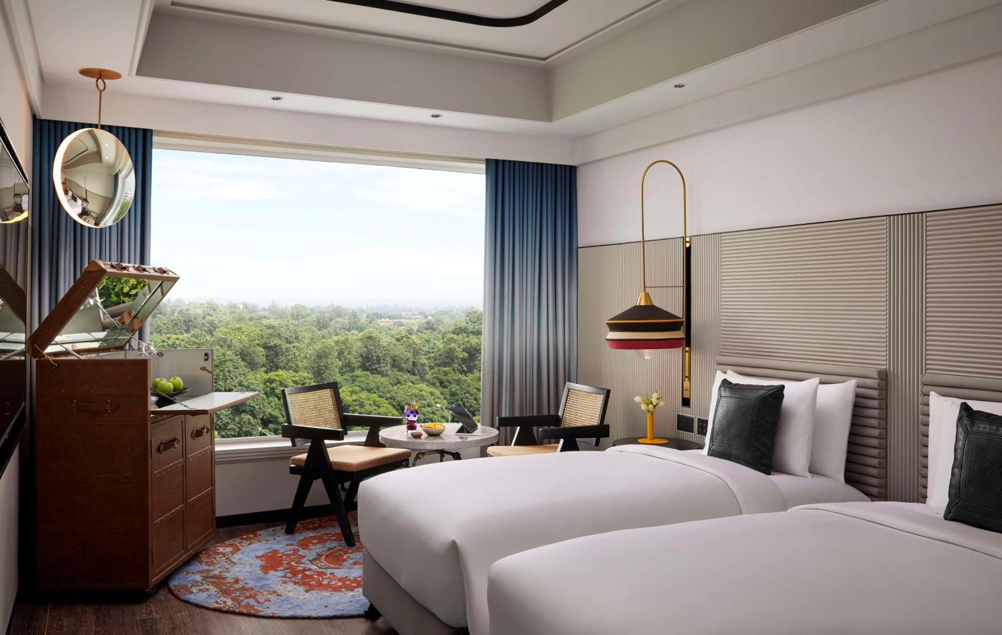 Hyatt Centric Sector17 5*