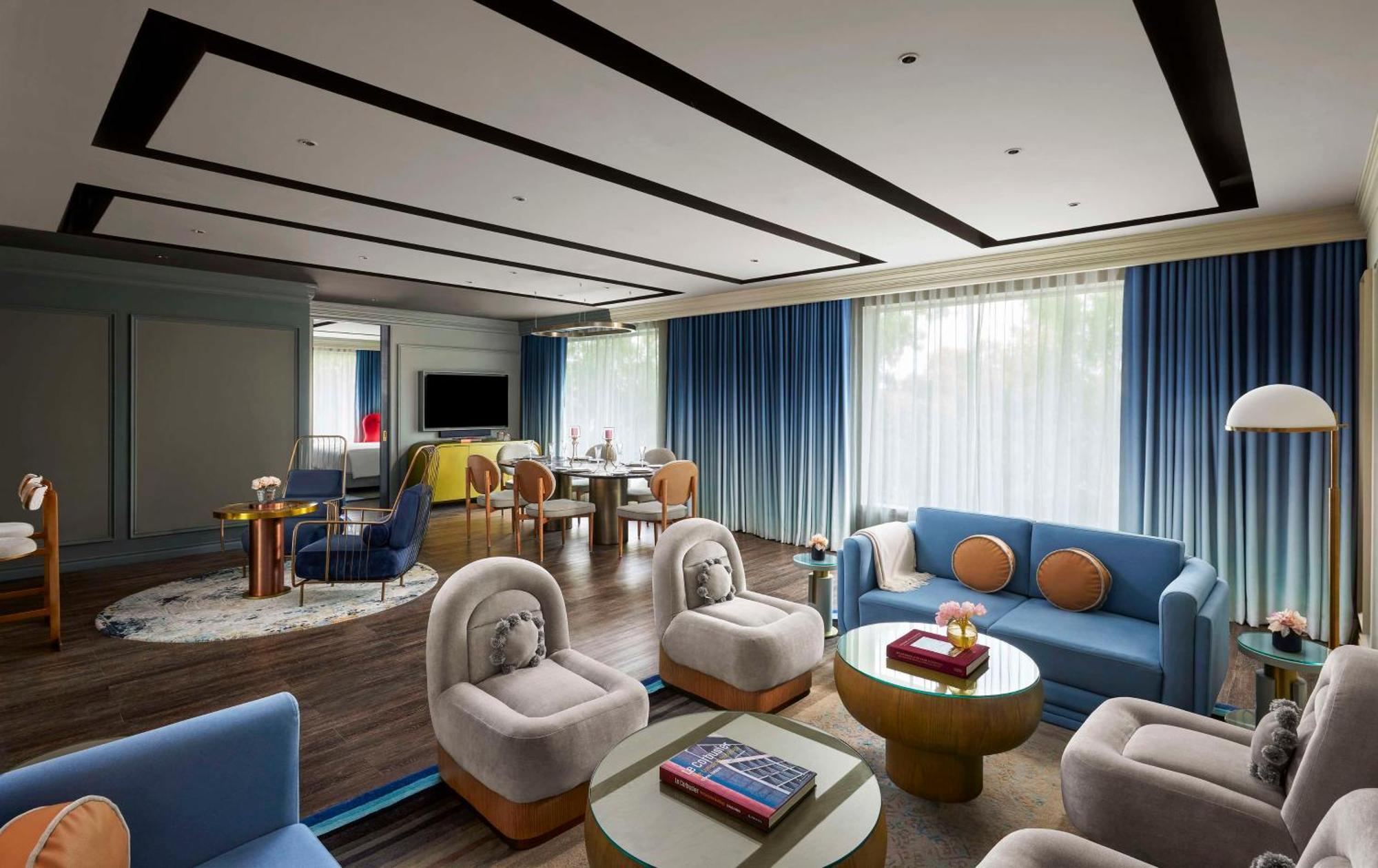 होटल Hyatt Centric Sector17 5*